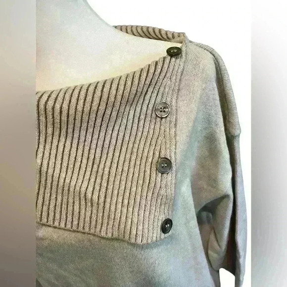 BLOOMCHIC Women’s Size 12 Sweater with Fold Over Ribbed Collar in Tan NWT - Picture 2 of 12
